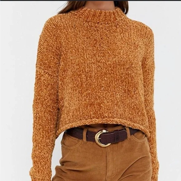 UO Milo Chenille Cropped Distressed Mock-Neck Sweater - Picture 2 of 9